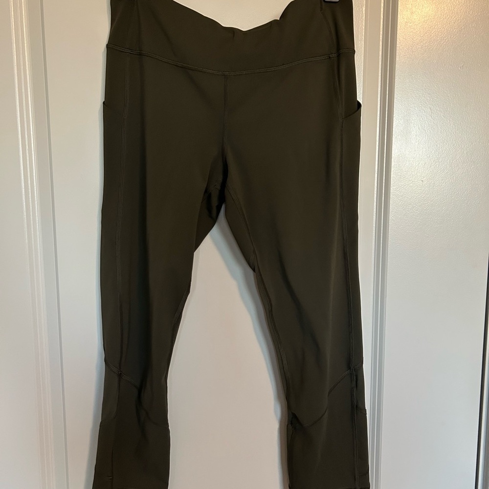 Lululemon Pace Rival Dark Olive Crop 22in